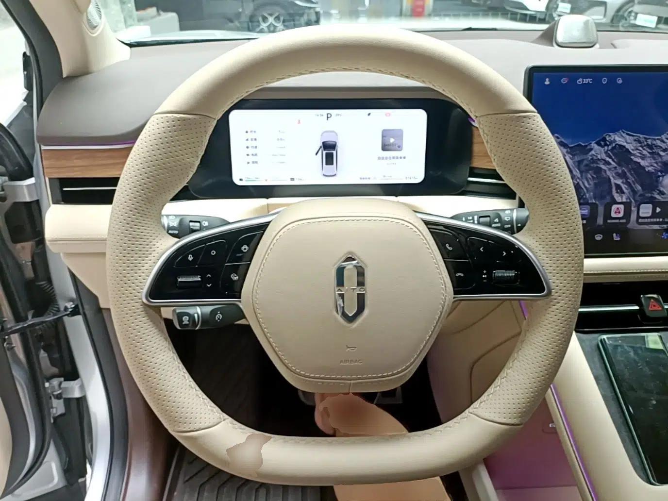 Hima AITO M7 2024 1.5T Intelligent Driving 4WD Max Edition 5 Seats — миниатюра 13
