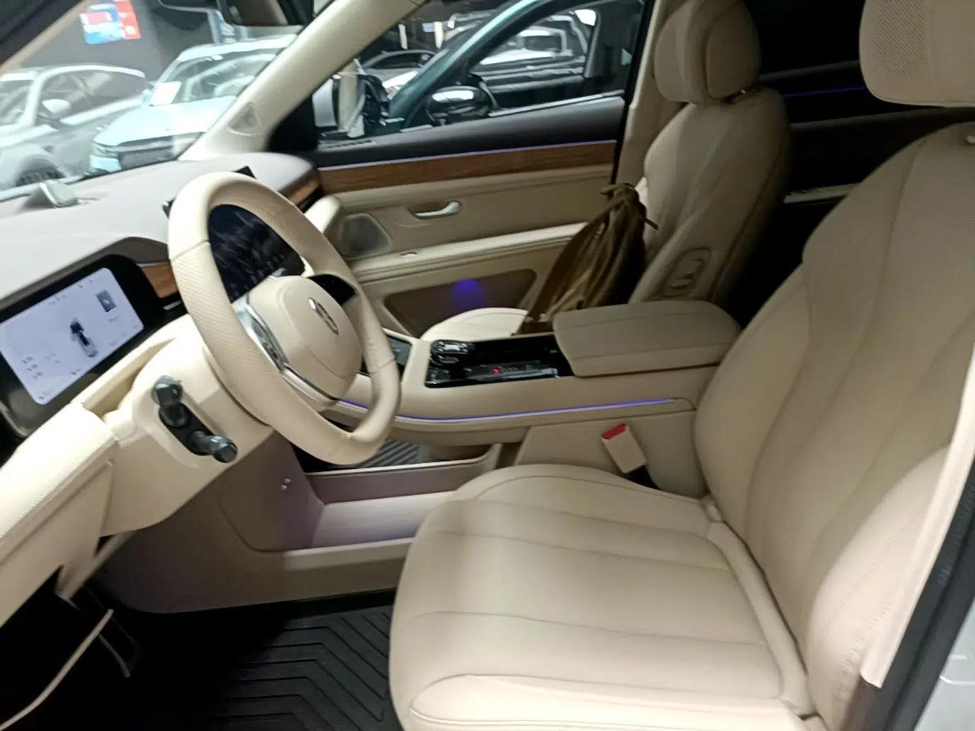 Hima AITO M7 2024 1.5T Intelligent Driving 4WD Max Edition 5 Seats — миниатюра 17