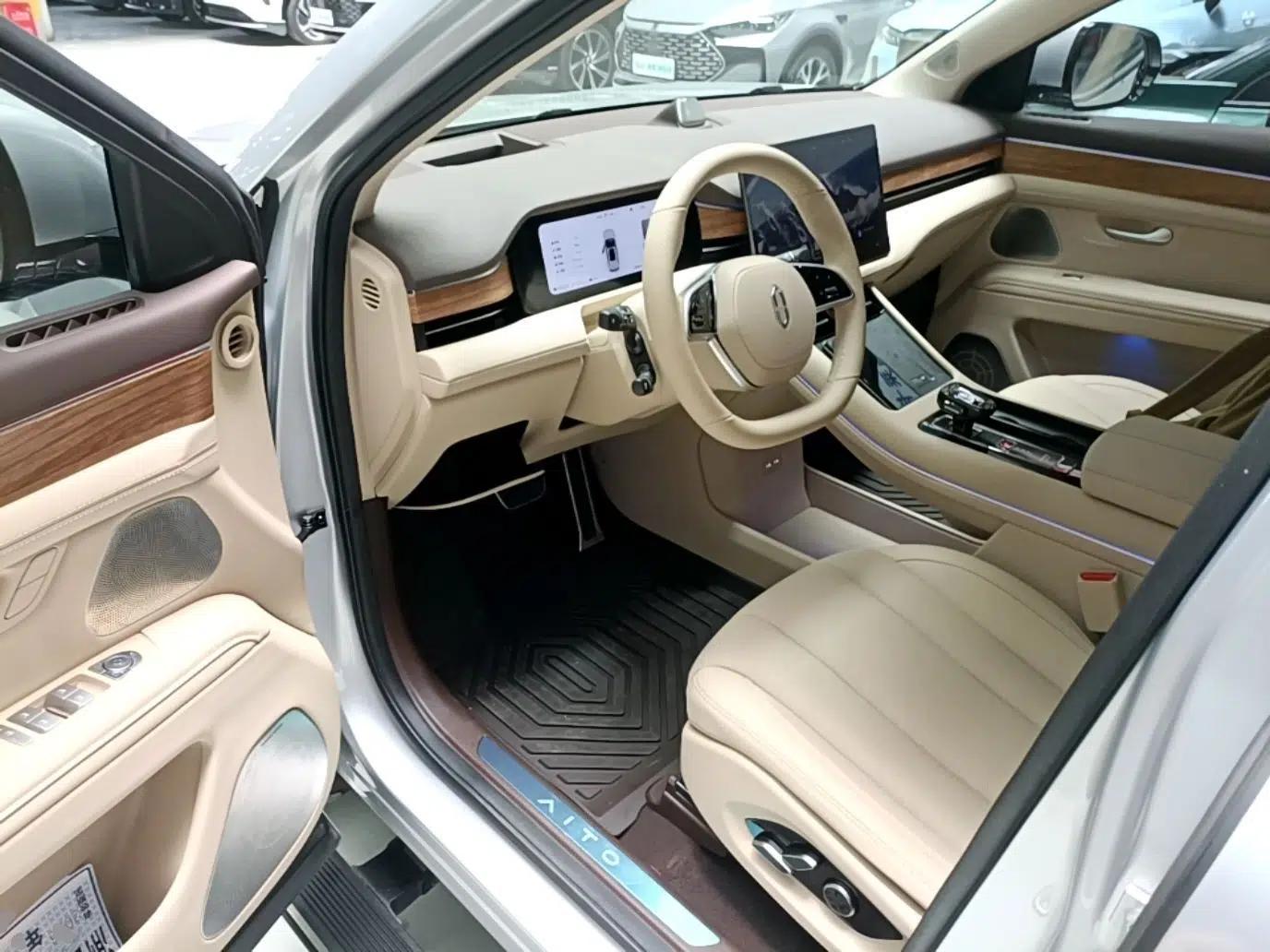 Hima AITO M7 2024 1.5T Intelligent Driving 4WD Max Edition 5 Seats — миниатюра 18