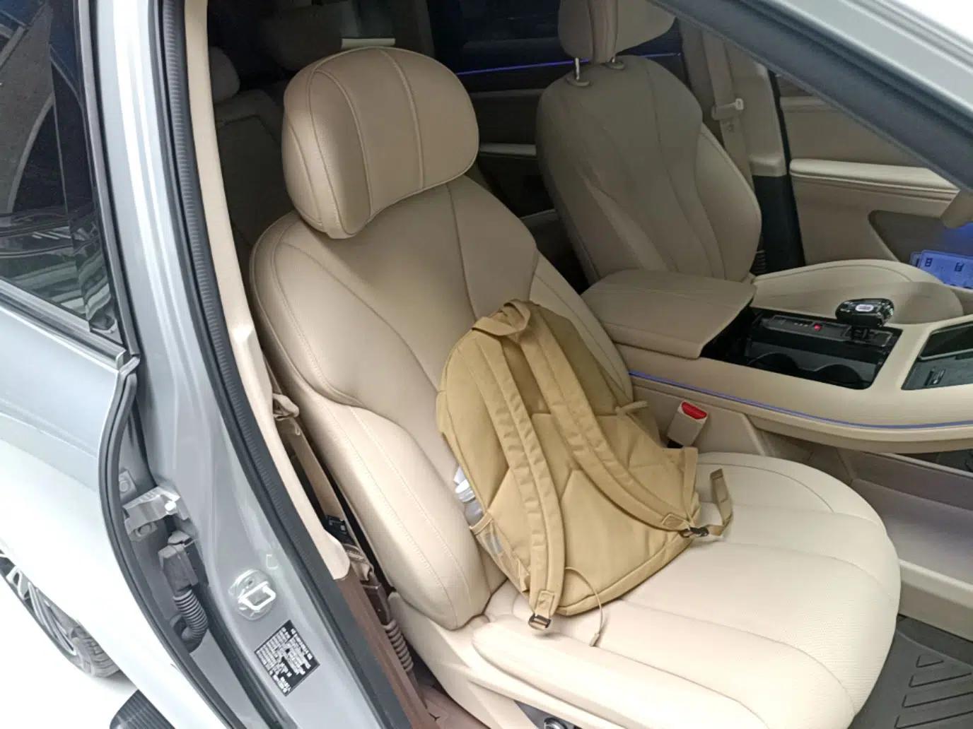 Hima AITO M7 2024 1.5T Intelligent Driving 4WD Max Edition 5 Seats — миниатюра 19