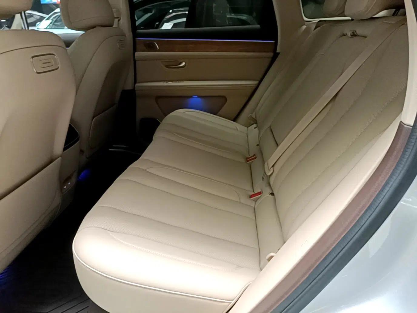 Hima AITO M7 2024 1.5T Intelligent Driving 4WD Max Edition 5 Seats — миниатюра 20