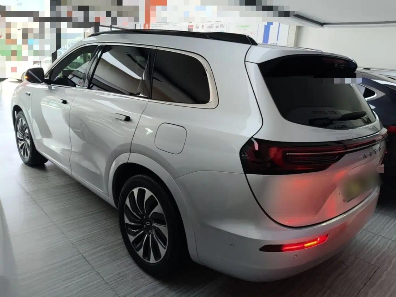 Hima AITO M7 2024 1.5T Intelligent Driving 4WD Max Edition 5 Seats — миниатюра 13