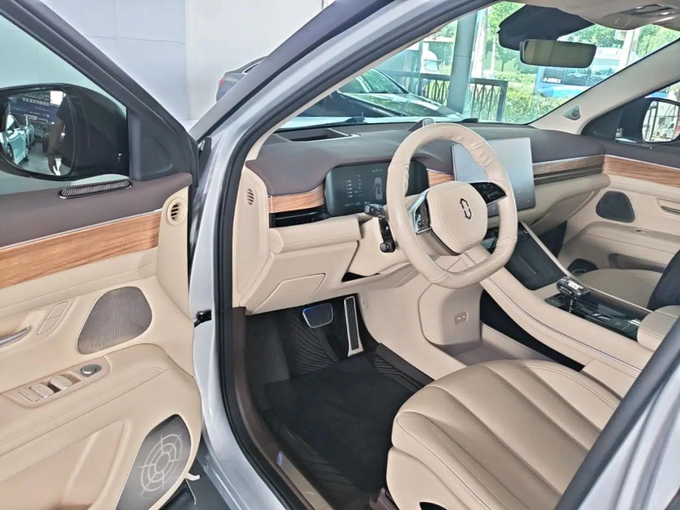 Hima AITO M7 2024 1.5T Intelligent Driving 4WD Max Edition 5 Seats — миниатюра 27