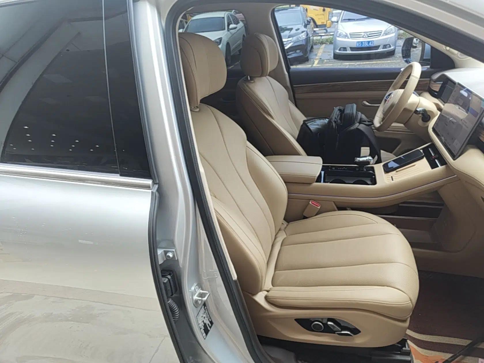 Hima AITO M7 2024 1.5T Rear-Drive Plus Version 5 Seats — миниатюра 19
