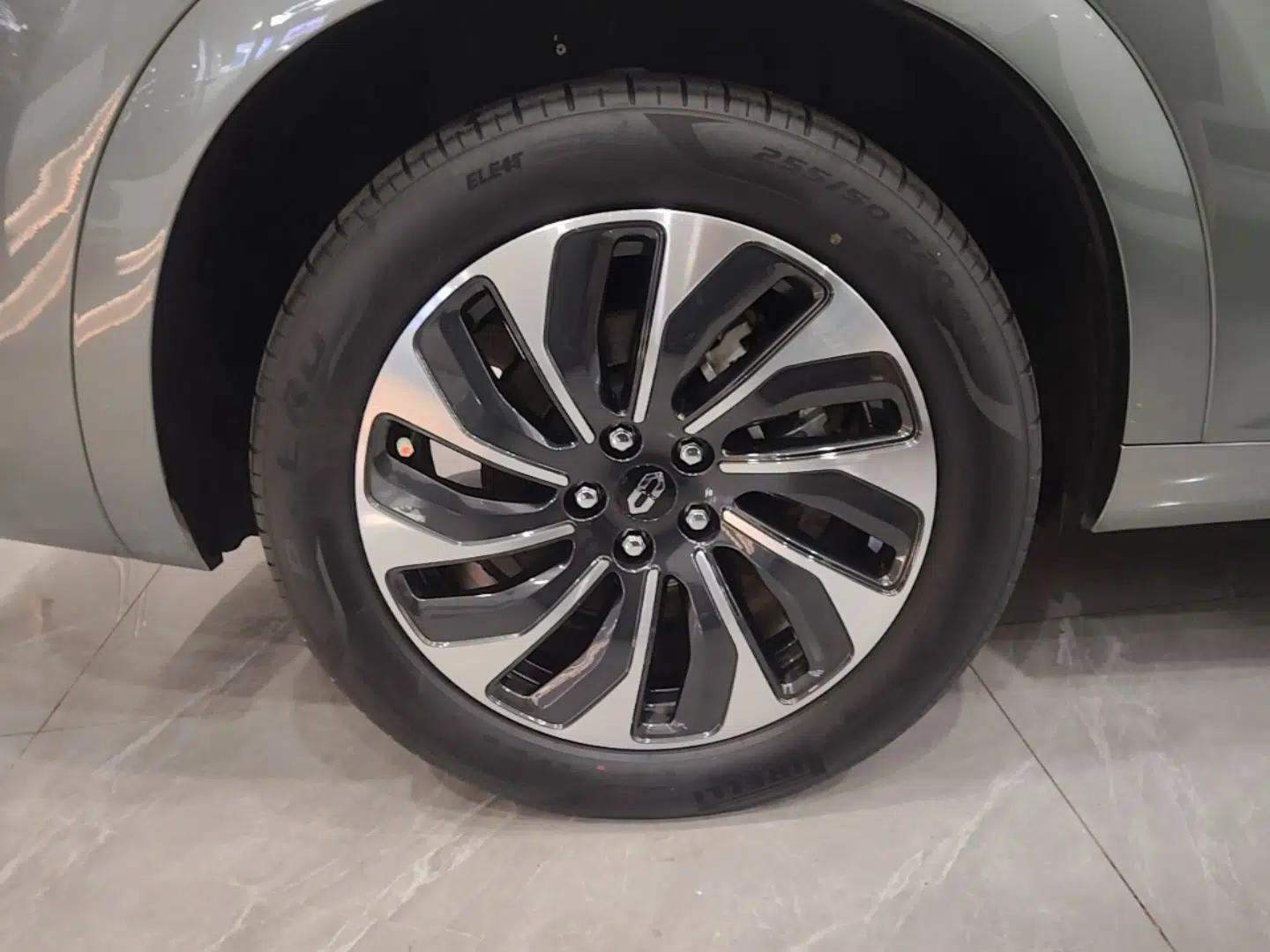Hima AITO M7 2024 1.5T Intelligent Drive 4x4 Max Edition 6 Seats — миниатюра 11