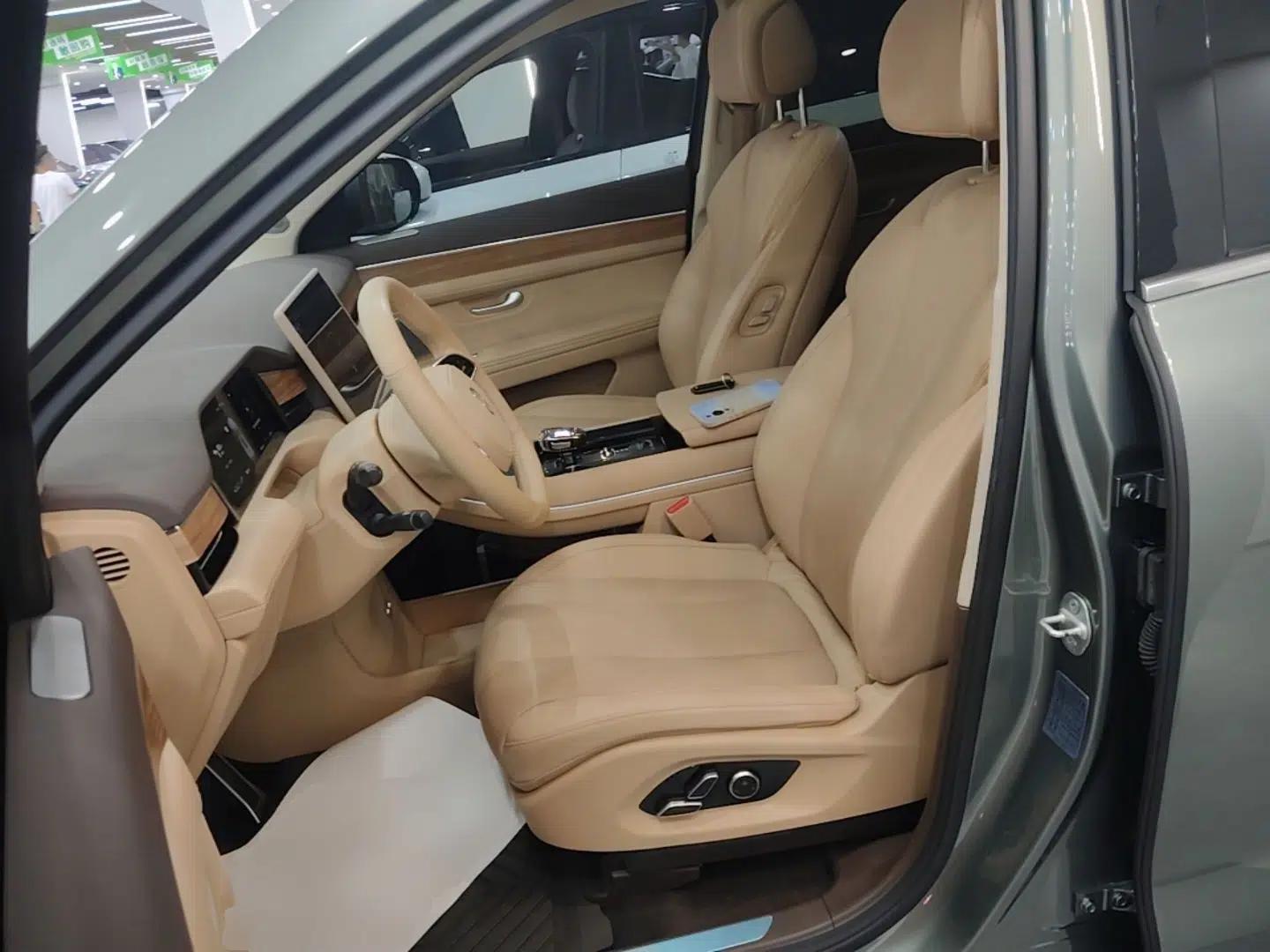 Hima AITO M7 2024 1.5T Intelligent Drive 4x4 Max Edition 6 Seats — миниатюра 17