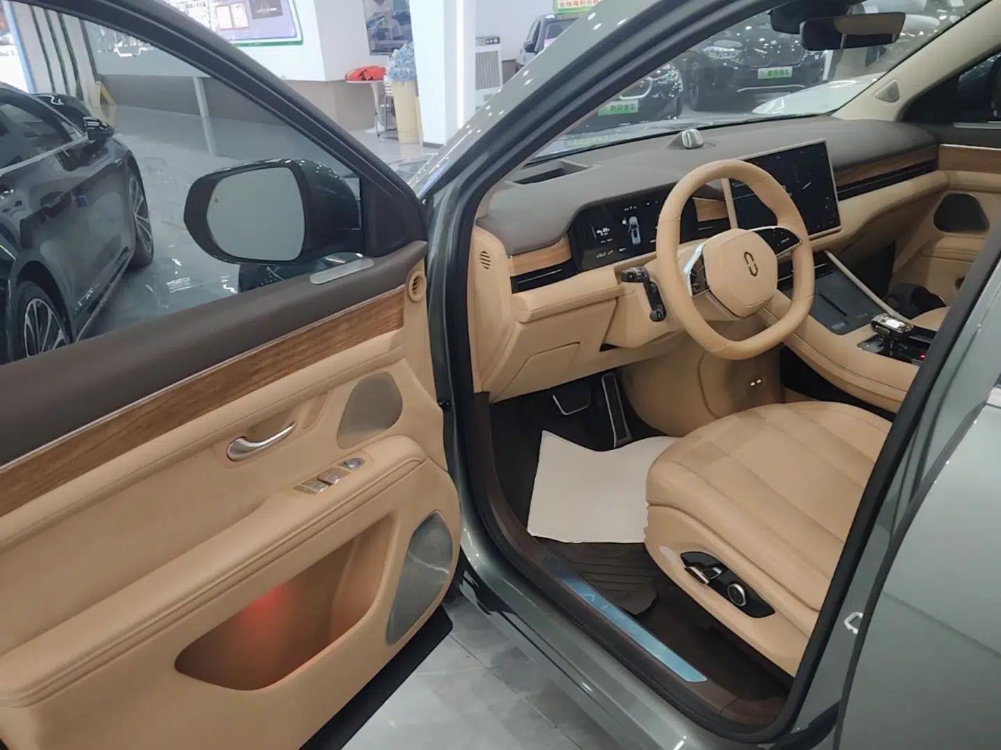 Hima AITO M7 2024 1.5T Intelligent Drive 4x4 Max Edition 6 Seats — миниатюра 18