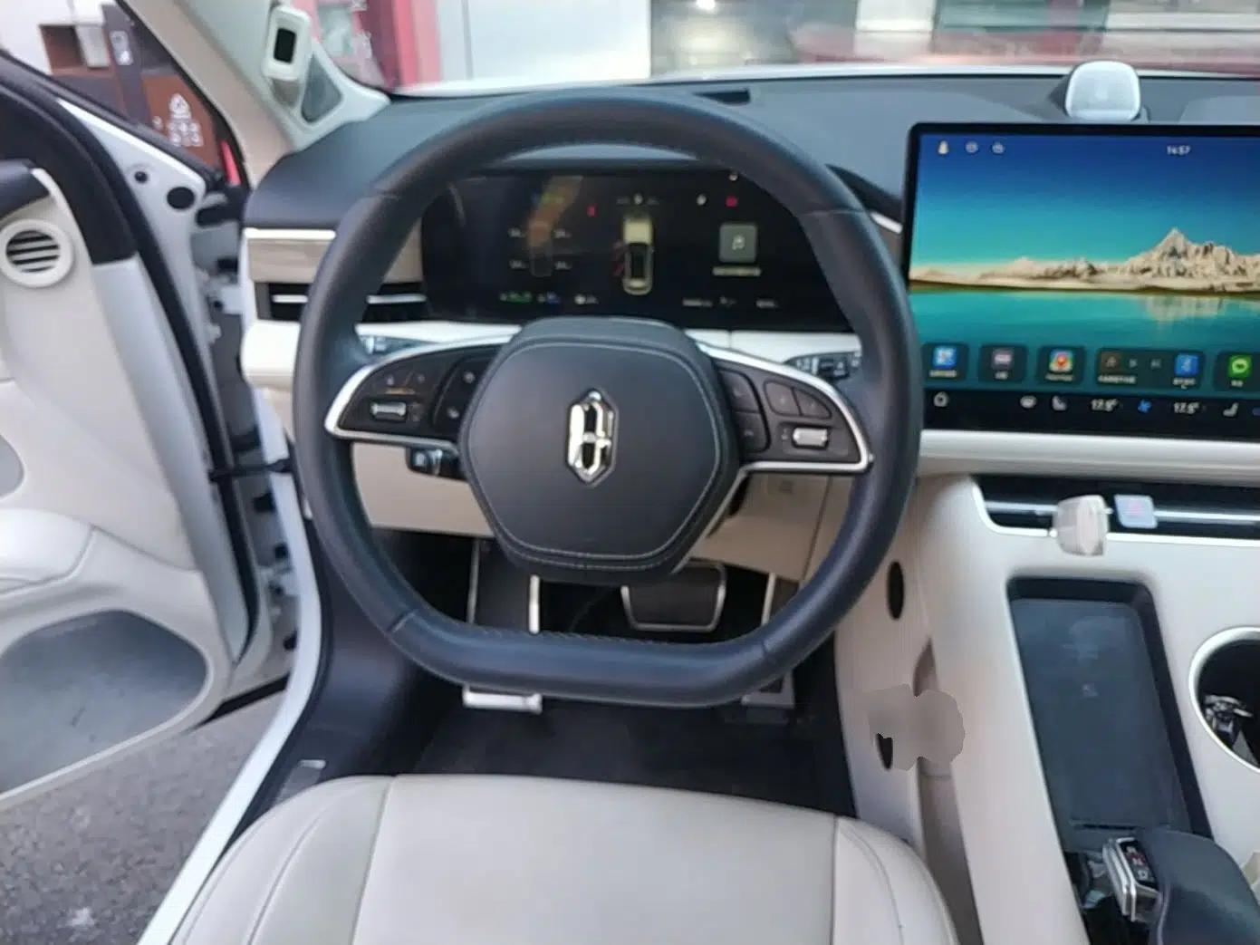 Hima AITO M5 2022 Extended-Range Four-Wheel Drive Performance Version — миниатюра 13