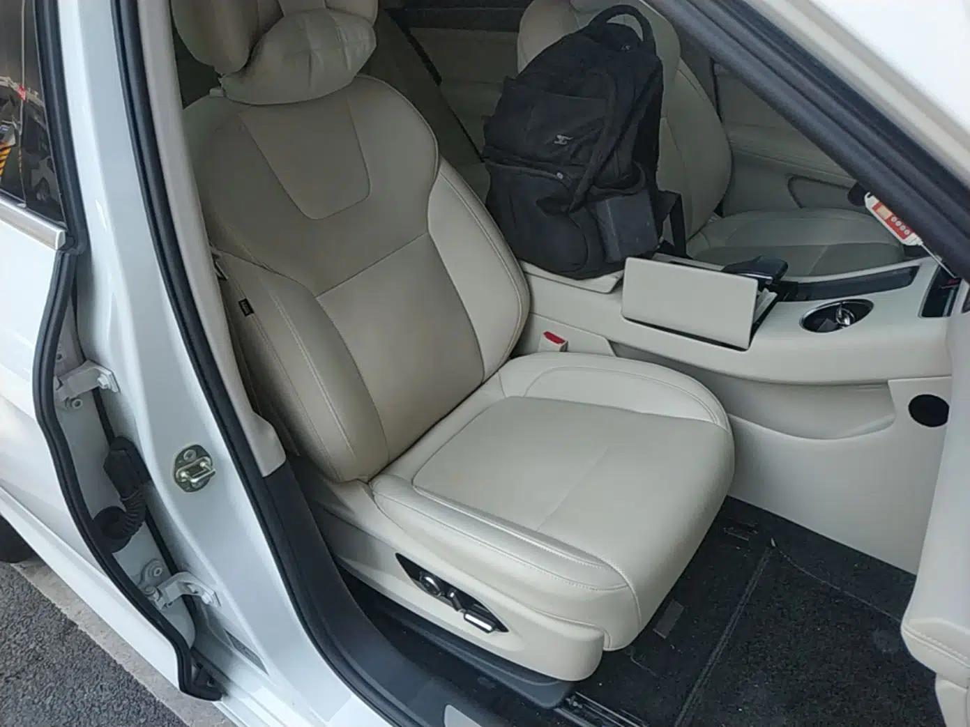 Hima AITO M5 2022 Extended-Range Four-Wheel Drive Performance Version — миниатюра 19