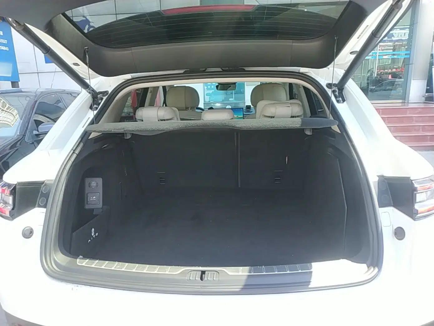Hima AITO M5 2022 Extended-Range Four-Wheel Drive Performance Version — миниатюра 22