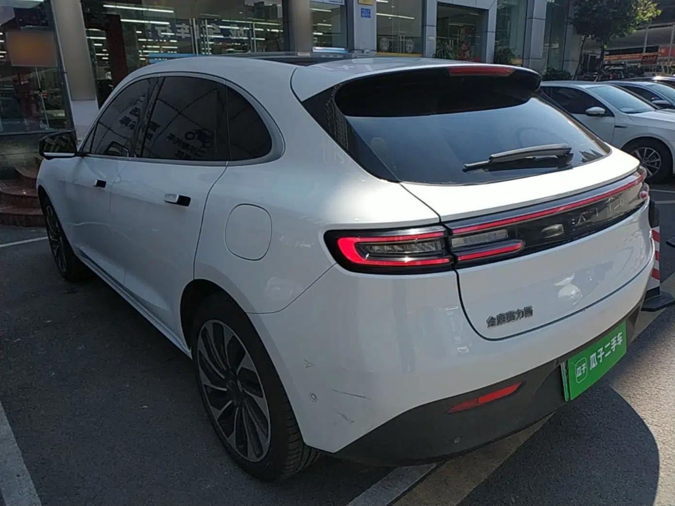 Hima AITO M5 2022 Extended-Range Four-Wheel Drive Performance Version — миниатюра 4