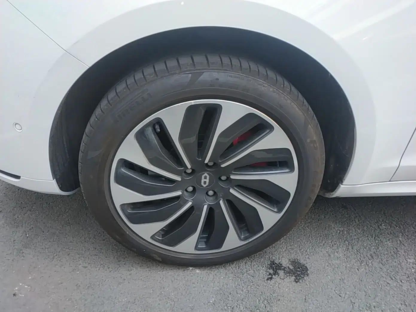 Hima AITO M5 2022 Extended-Range Four-Wheel Drive Performance Version — миниатюра 10
