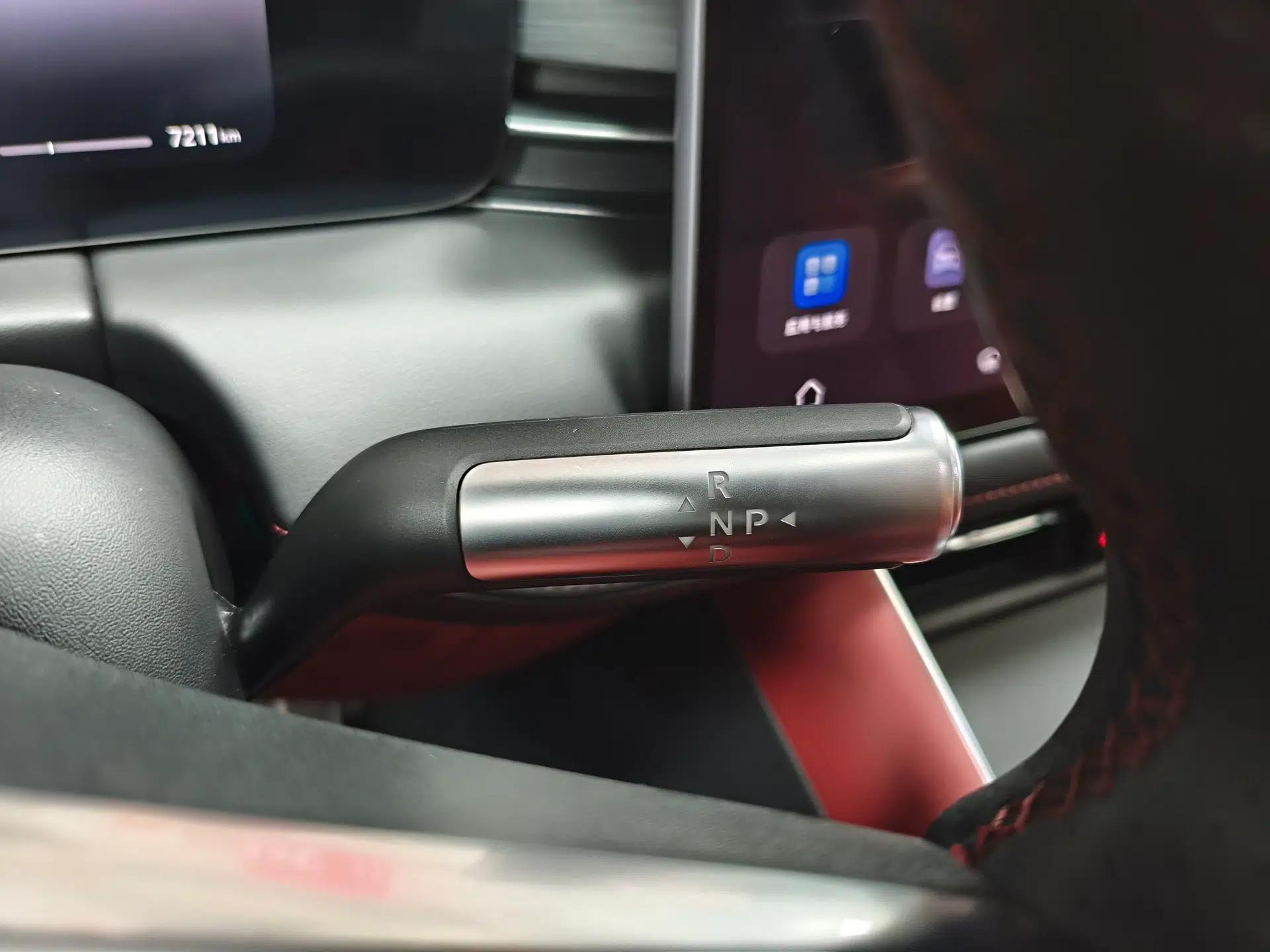 Hima AITO M5 2025 Extended-Range Ultra All-Wheel-Drive Version — миниатюра 16