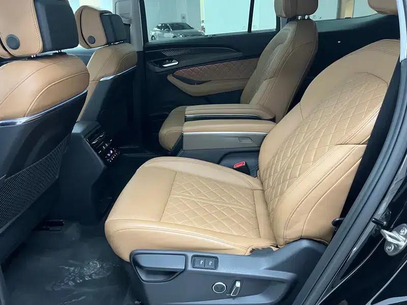 Audi Q6 2024 45TFSI quattro Qiyun Edition Yulin Package 6-seater — миниатюра 15