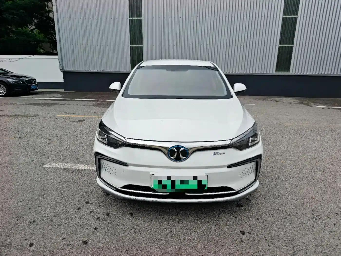 Beijing EU5 2018 R500 Smart Wind Edition — миниатюра 2