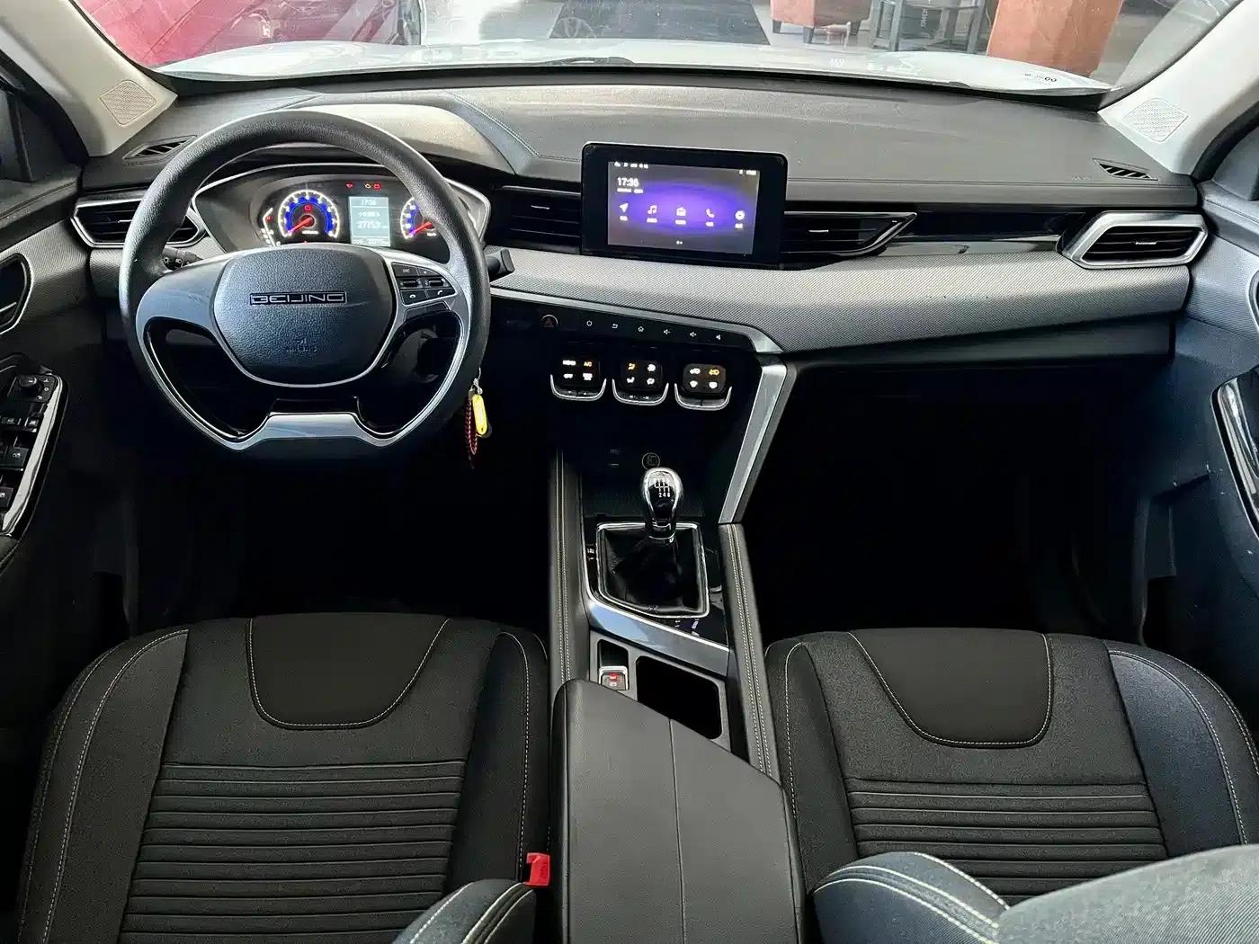 Beijing X3 2019 1.5T Manual Glory Edition — миниатюра 6