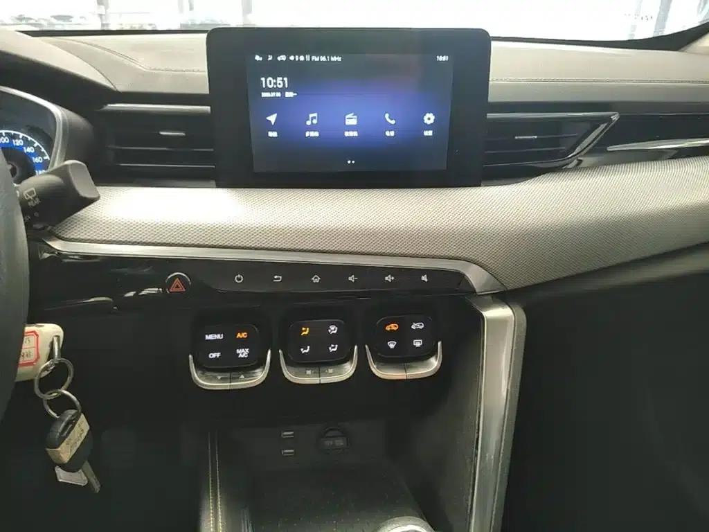 Beijing X3 2019 1.5T Manual Glory Edition — миниатюра 13