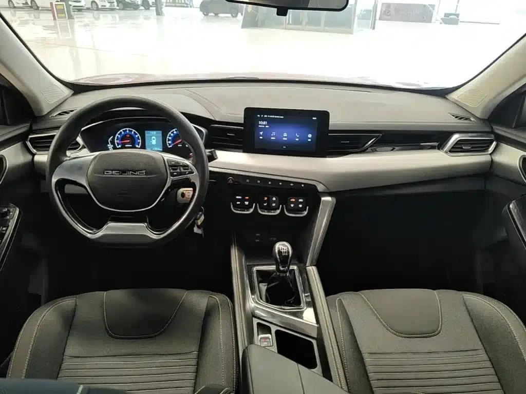 Beijing X3 2019 1.5T Manual Glory Edition — миниатюра 10