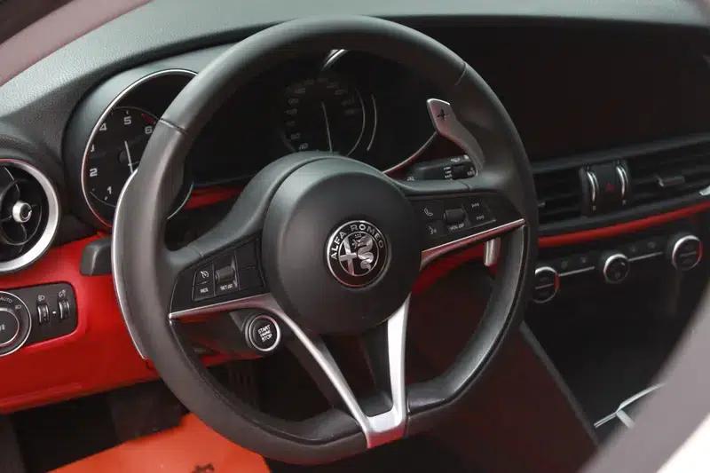 Giulia Juliet 2017 2.0T 280HP Luxury Edition — миниатюра 12