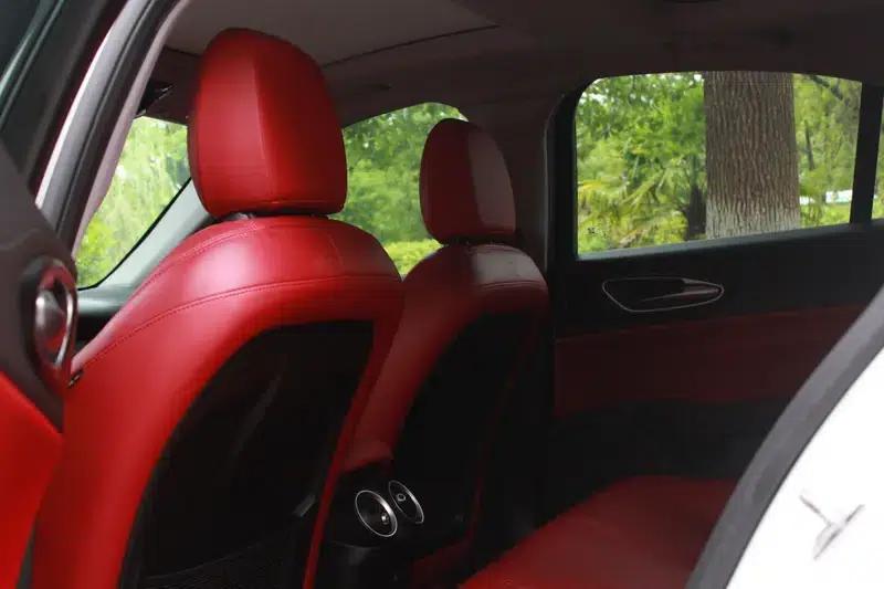 Giulia Juliet 2017 2.0T 280HP Luxury Edition — миниатюра 19