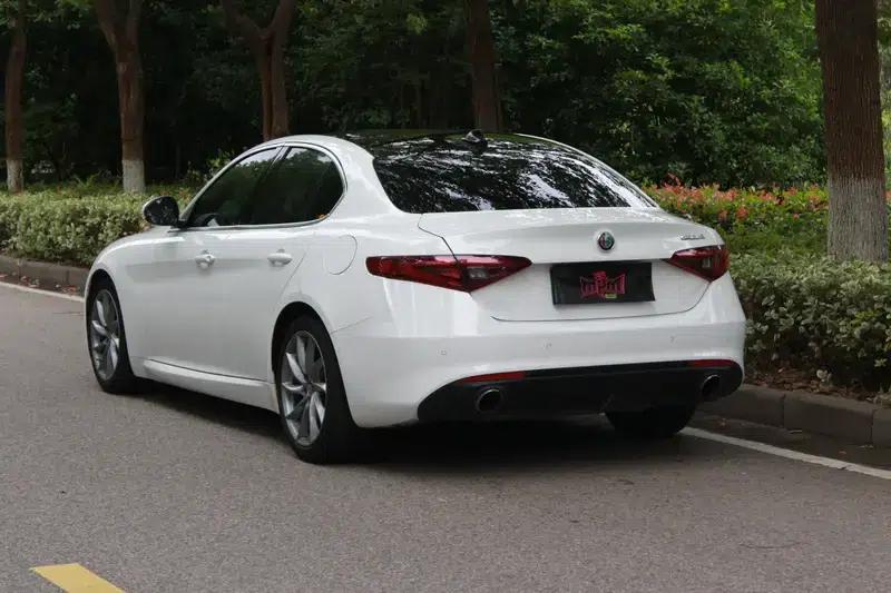 Giulia Juliet 2017 2.0T 280HP Luxury Edition — миниатюра 3