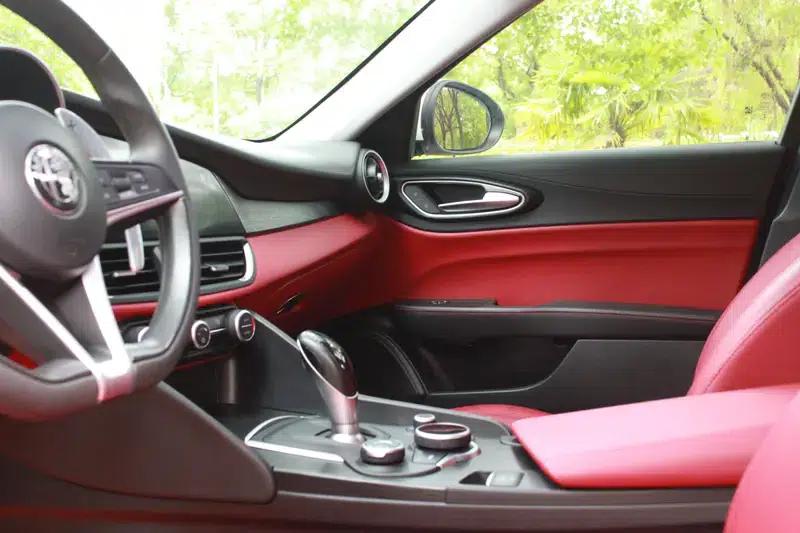 Giulia Juliet 2017 2.0T 280HP Luxury Edition — миниатюра 21