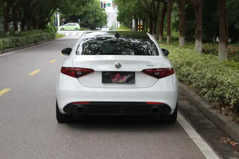 Giulia Juliet 2017 2.0T 280HP Luxury Edition — миниатюра 4