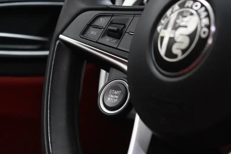 Giulia Juliet 2017 2.0T 280HP Luxury Edition — миниатюра 8