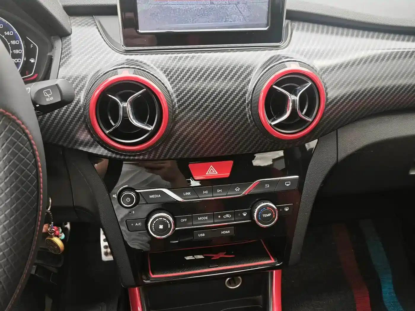 2015 Senova X25 1.5L Automatic Deluxe Edition — миниатюра 13