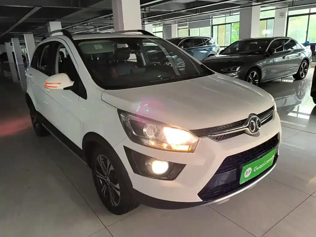 2017 Senova X25 1.5L Automatic Elite Navigation Edition — миниатюра 4