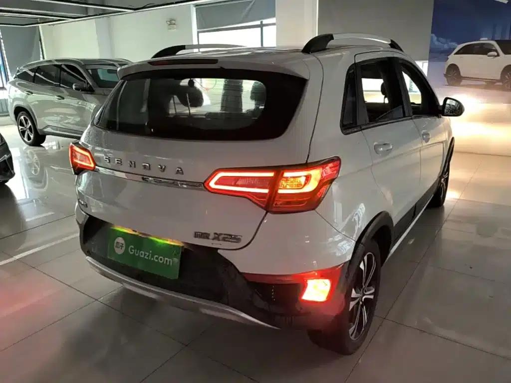 2017 Senova X25 1.5L Automatic Elite Navigation Edition — миниатюра 7
