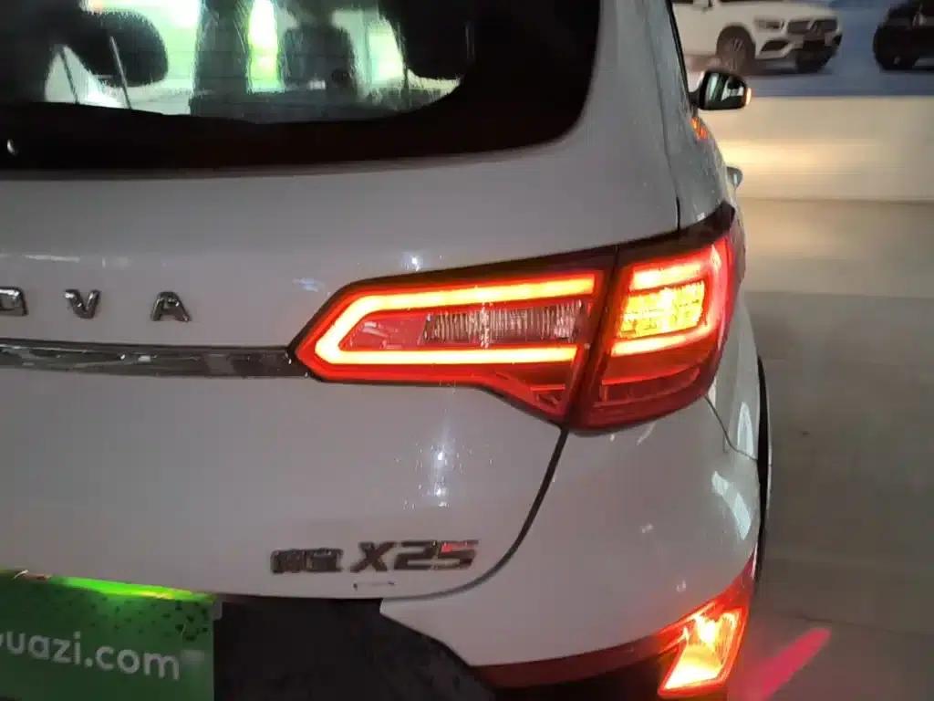 2017 Senova X25 1.5L Automatic Elite Navigation Edition — миниатюра 8