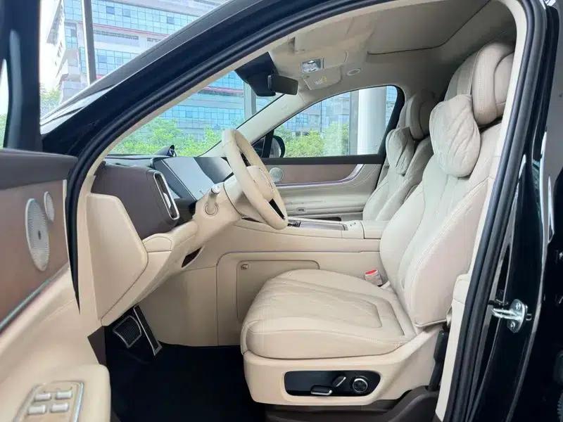 Wenjie M9 2024 Ultra Range Extended 6-Seater — миниатюра 7
