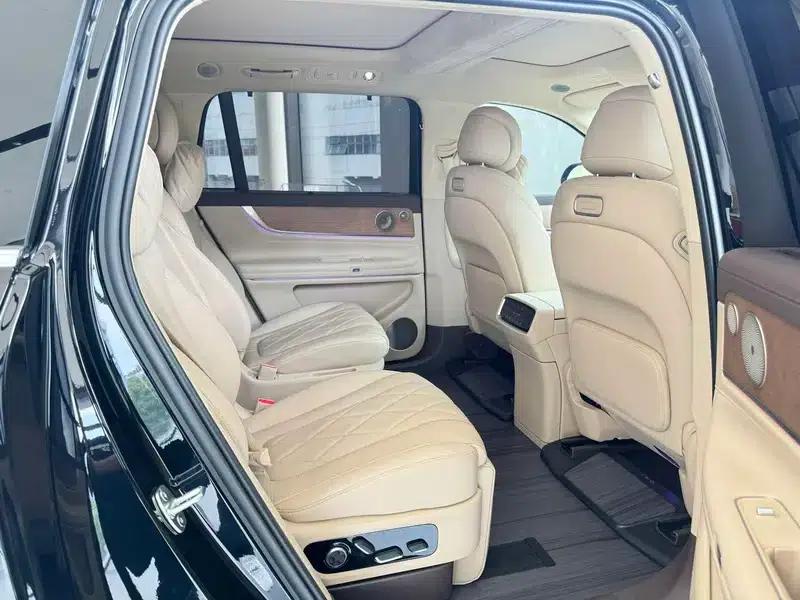 Wenjie M9 2024 Ultra Range Extended 6-Seater — миниатюра 8