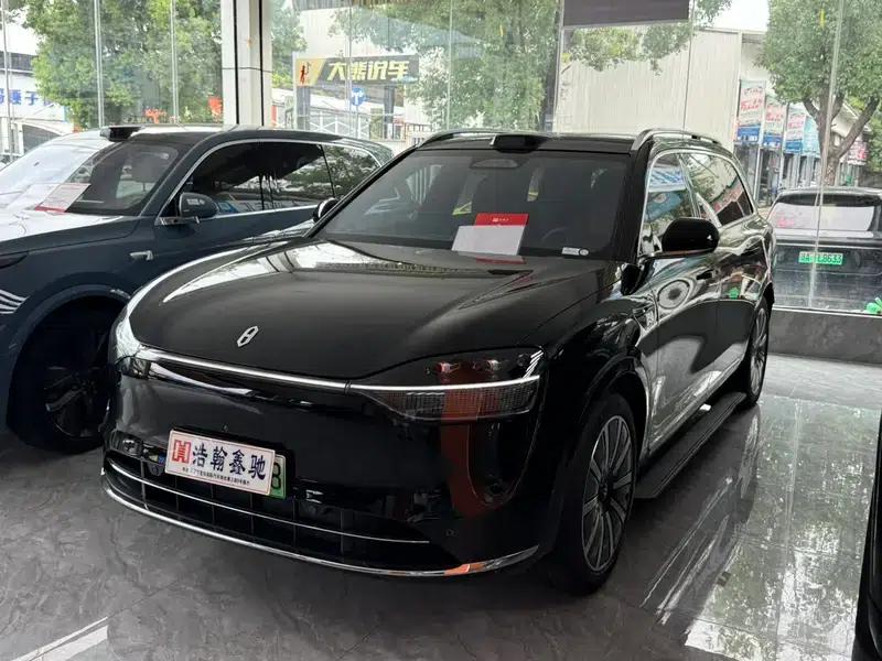 Wenjie M9 2024 Extended Range Max Six-Seater — миниатюра 1