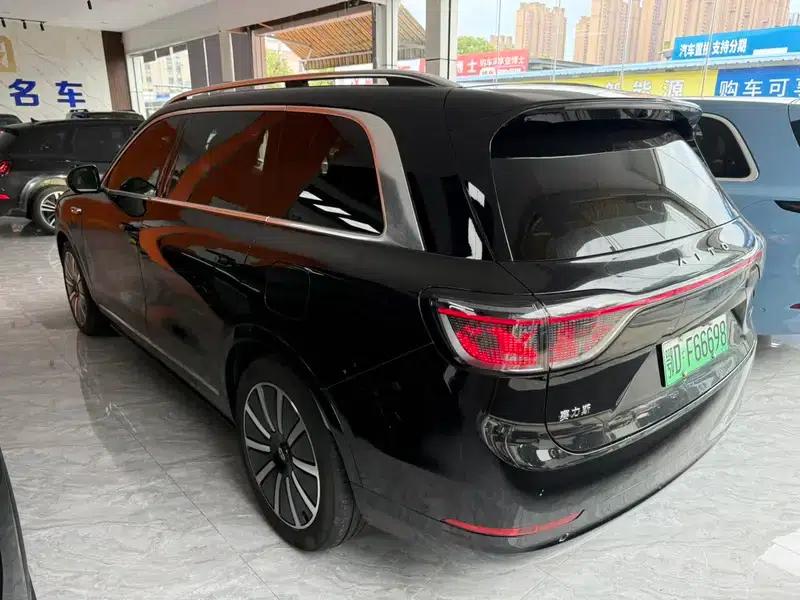 Wenjie M9 2024 Extended Range Max Six-Seater — миниатюра 4