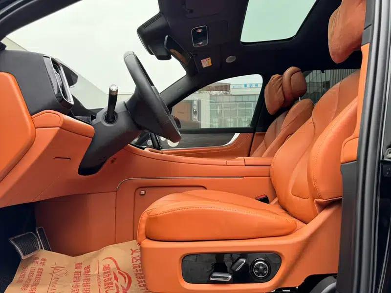 Wenjie M9 2024 Ultra Range Extended 6-Seater — миниатюра 14