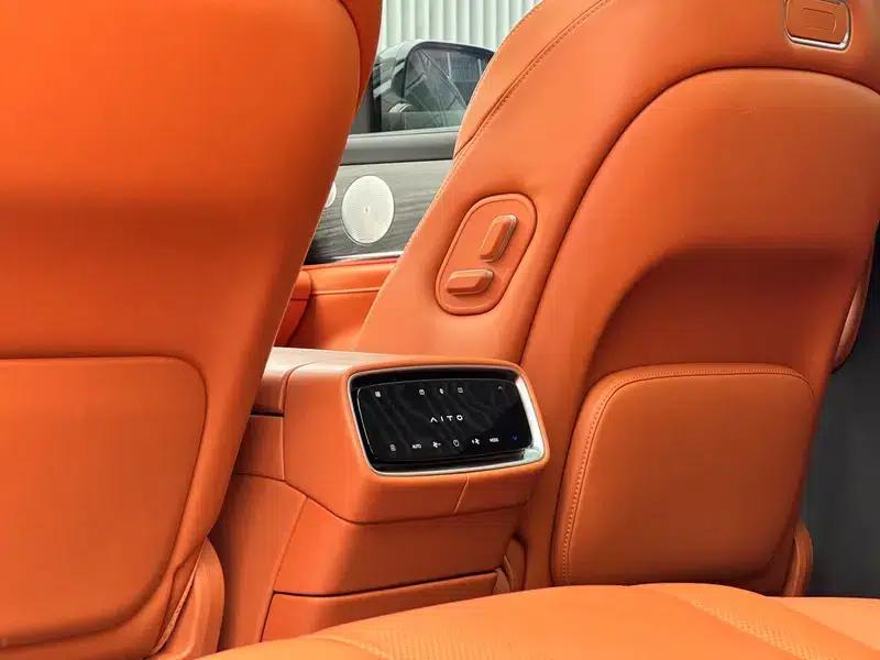 Wenjie M9 2024 Ultra Range Extended 6-Seater — миниатюра 9