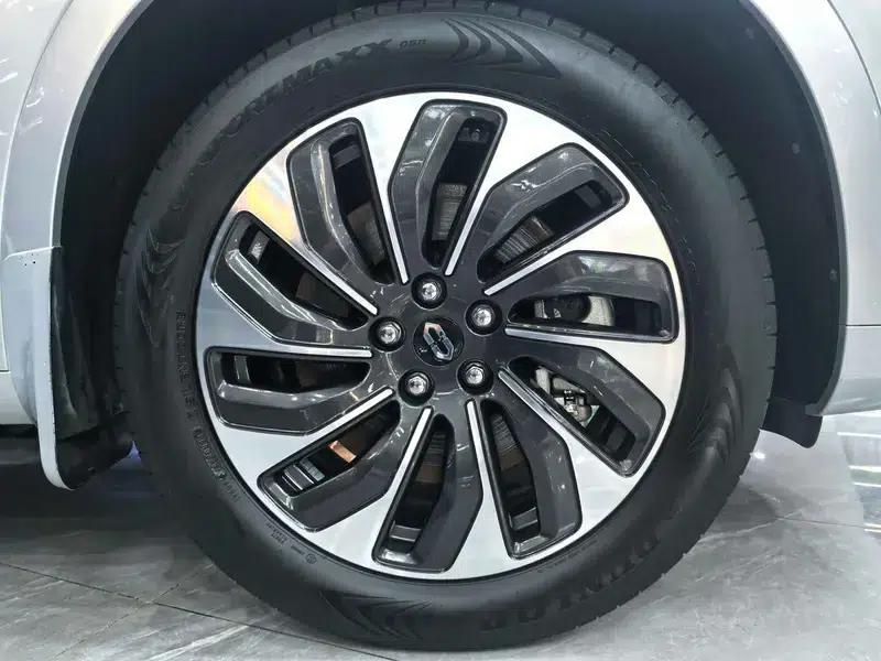 Wenjie M7 2024 Plus 5-seater Rear-wheel drive version — миниатюра 7