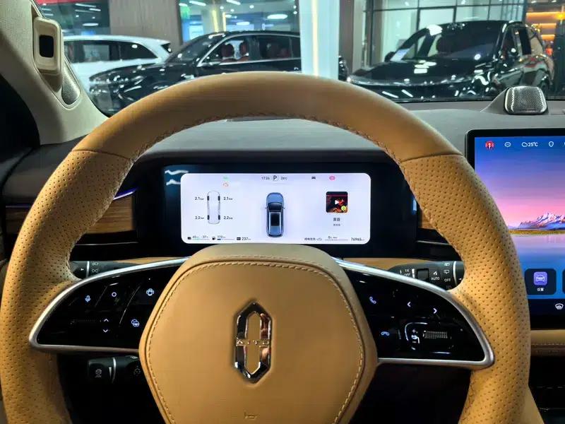 Wenjie M7 2024 Max Six-Seat Four-Wheel Drive Intelligent Driving Edition — миниатюра 6