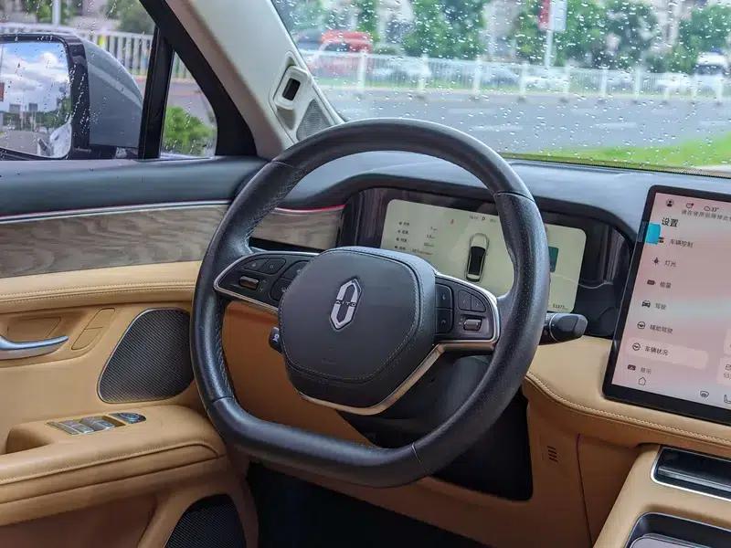 Wenjie M5 2022 Extended Range 4WD Ultimate Edition — миниатюра 7