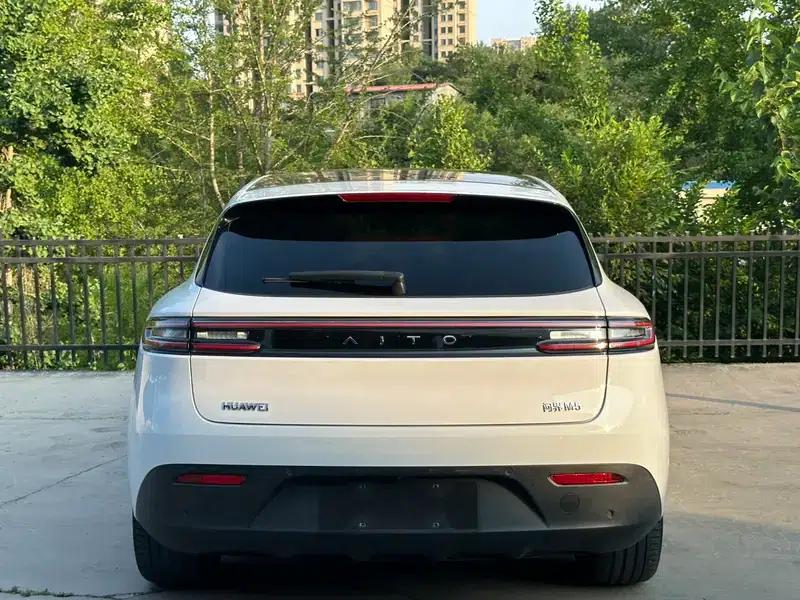 Wenjie M5 2022 Extended Range AWD Performance Edition — миниатюра 5
