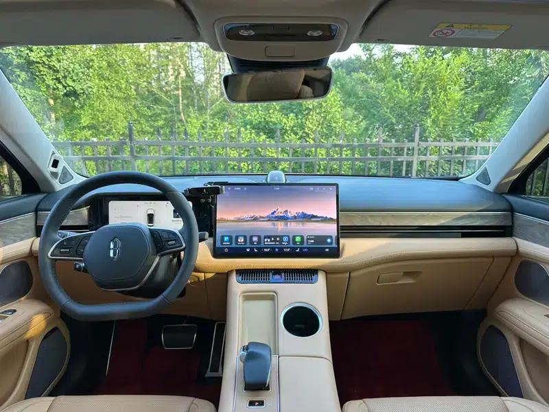 Wenjie M5 2022 Extended Range AWD Performance Edition — миниатюра 9