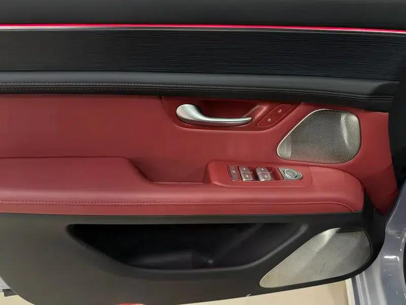 Wenjie M5 2024 Range Extended Max RS 4WD High-End Intelligent Driving Edition — миниатюра 8