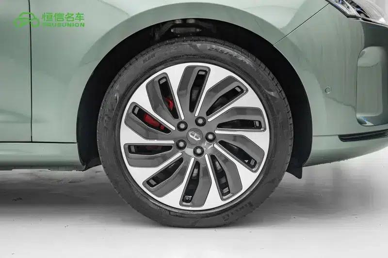 Wenjie M5 2022 Extended Range 4WD Ultimate Edition — миниатюра 13