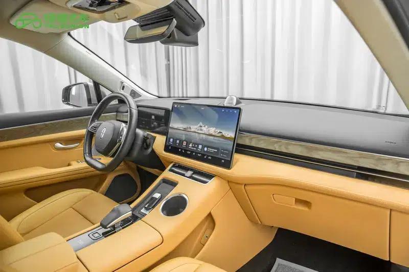 Wenjie M5 2022 Extended Range 4WD Ultimate Edition — миниатюра 19