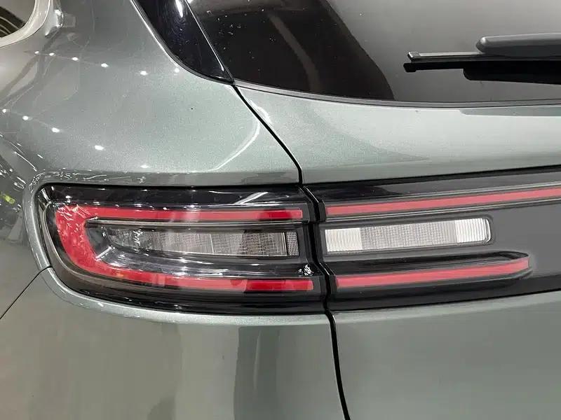 Wenjie M5 2022 Extended Range AWD Performance Edition — миниатюра 13