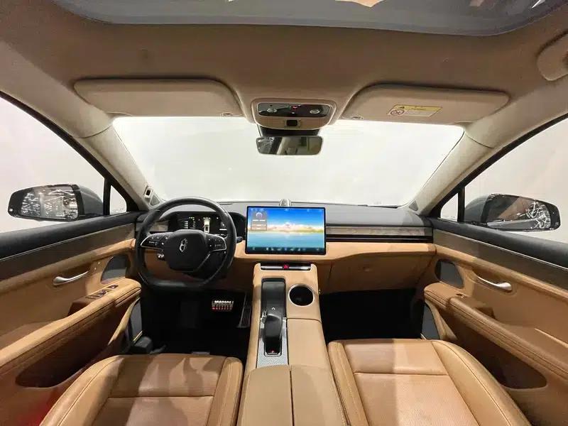 Wenjie M5 2022 Extended Range AWD Performance Edition — миниатюра 14