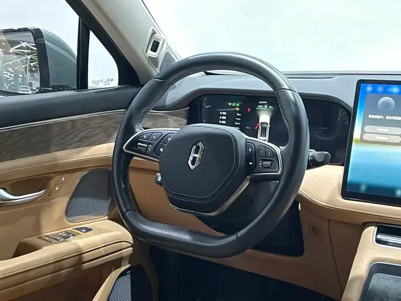 Wenjie M5 2022 Extended Range AWD Performance Edition — миниатюра 16