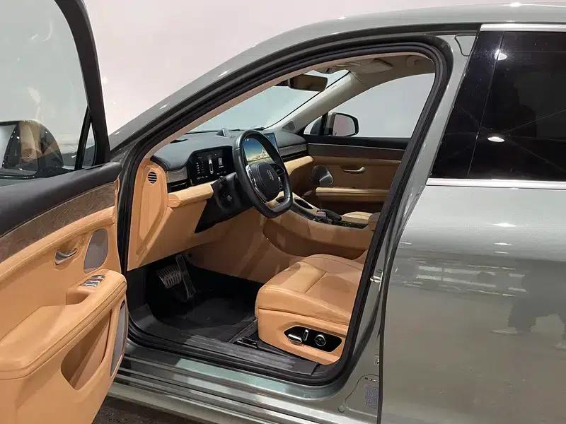 Wenjie M5 2022 Extended Range AWD Performance Edition — миниатюра 17